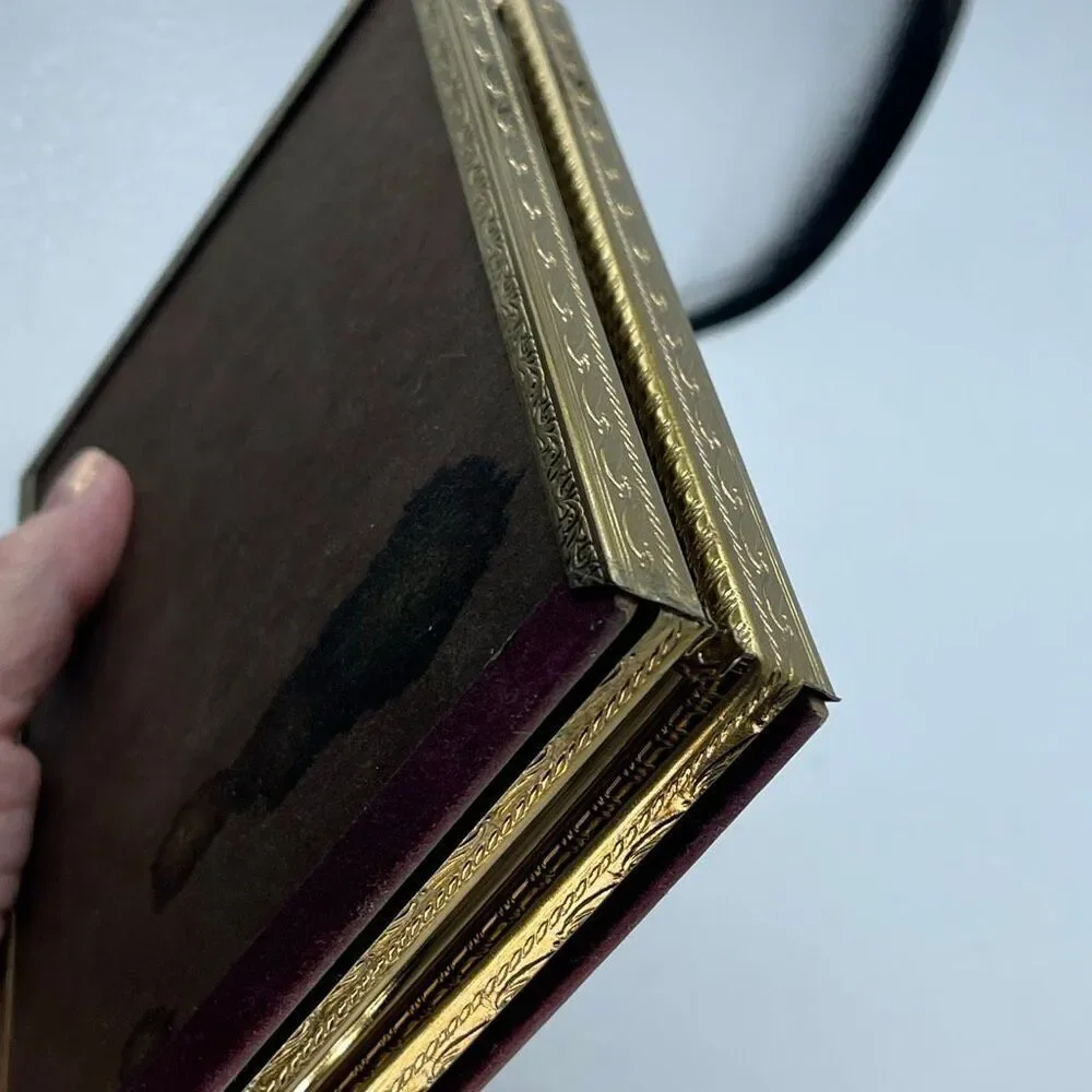 Vintage gold tone hinged double 5 X 7 frames